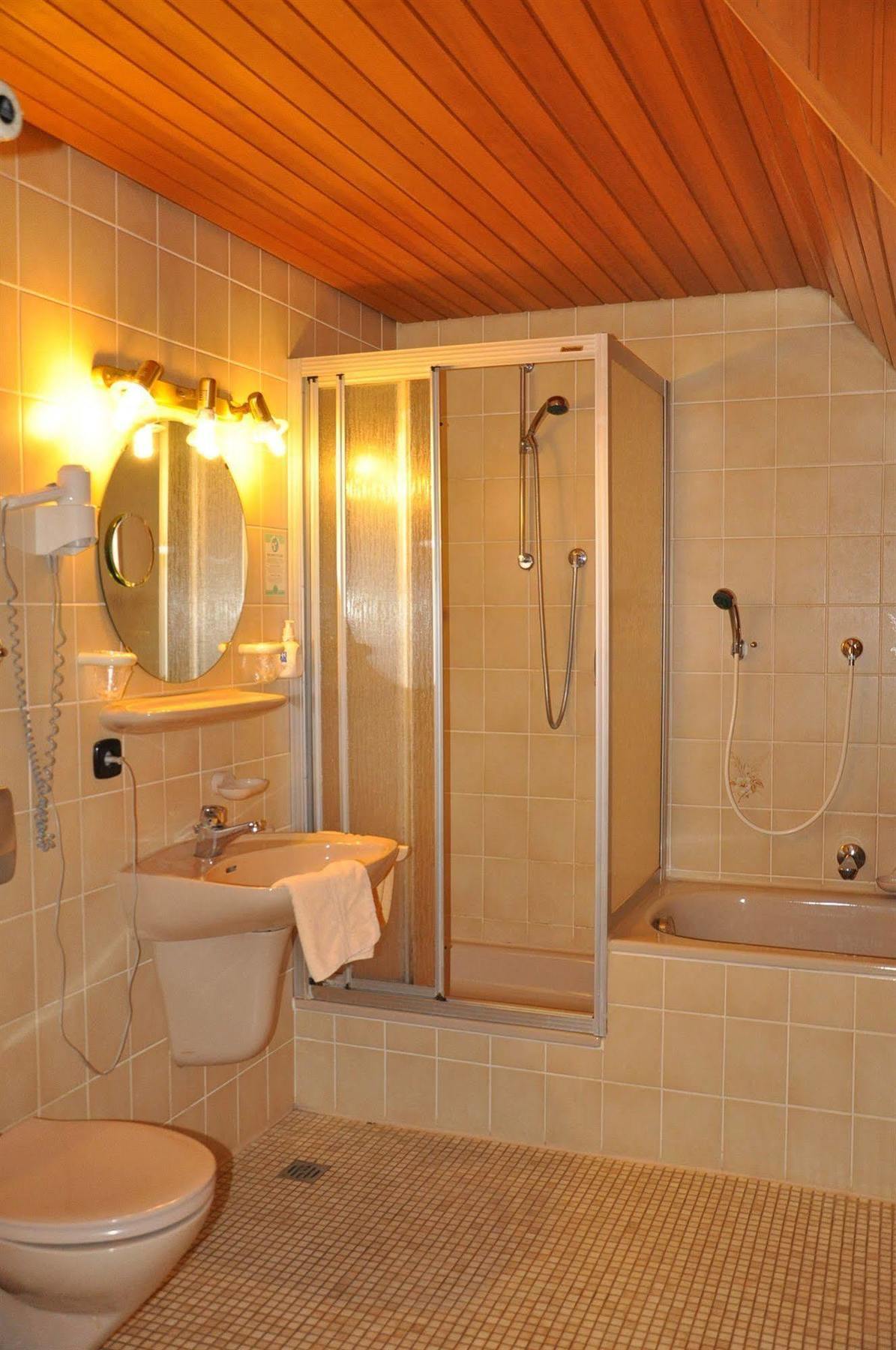 Hotel Und Restaurant Lamm Giengen an der Brenz Luaran gambar